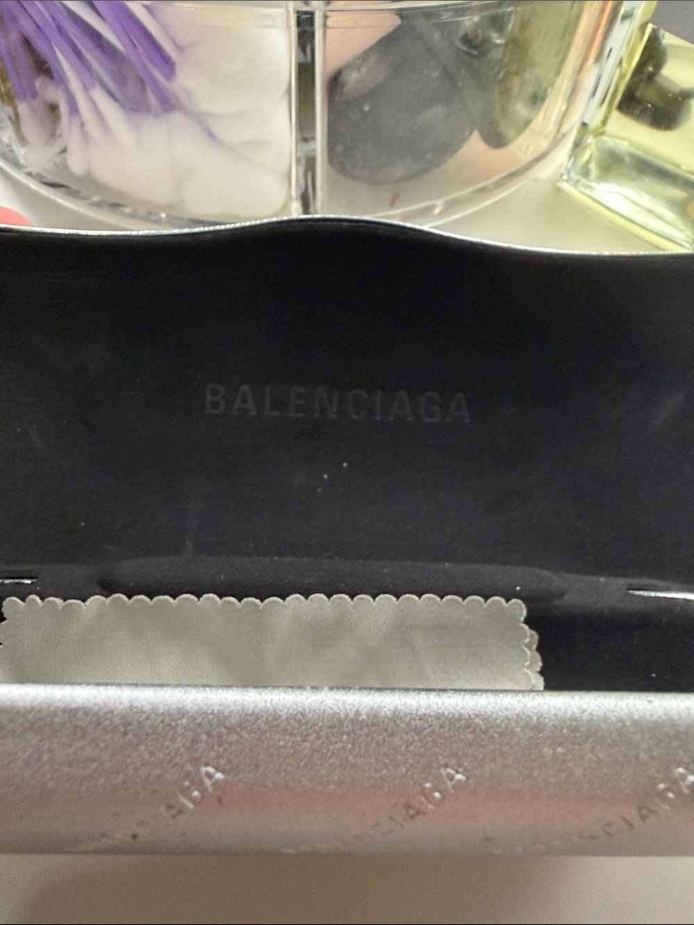 Balenciaga Black Rectangular Sunglasses with BB Logo - Picture 8 of 11